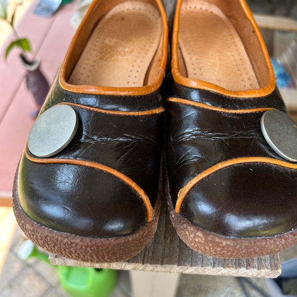 EXIT shoes black flats gold trim thick rubber soles. Sz 37 - Picture 4 of 7
